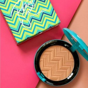 MAC x Patrick Starr Hot and Heavy Face Powder